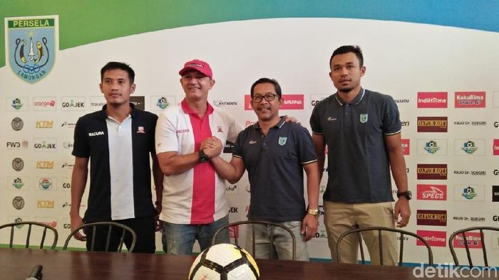 Konferensi pers jelang pertandingan Persela Lamongan vs Madura United. (Foto: Eko Sudjarwo/detikSport) Konferensi pers jelang pertandingan Persela Lamongan vs Madura United. (Foto: Eko Sudjarwo/detikSport)