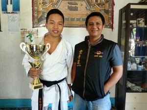 Dukungan Masyarakat untuk Fauzan Sang Juara Dunia Karate