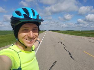 Ilmuwan Bersepeda 138 Kilometer Demi Buktikan Bumi Bulat