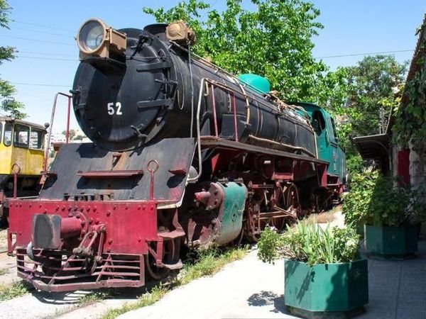 Potret Kereta Uap yang Dibangun di Masa Akhir Khalifah