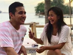 Kekompakan Amara dan Frans Lingua di 18 Tahun Pernikahan