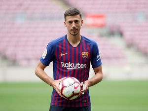 Bek Baru Barca Ini Senang Tak Lagi Harus Melawan Messi