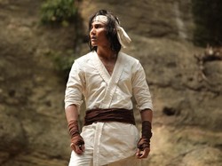 Superhero dengan Kapak 212