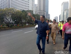 Anies Targetkan Trotoar Sudirman-Thamrin Selesai Akhir Bulan Ini
