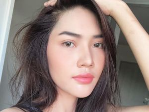 Terpikat Gadis Desa yang Sujud di Depan Ortu Usai Menang Kontes Kecantikan