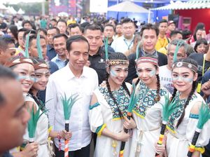 Nonton We The Fest 2018, Jokowi Jadi Rebutan Selfie