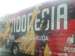 Bus yang akan digunakan timnas memiliki ukuran yang besar dengan kapasitas 36 kursi. Bus bermerek Mercedes-Benz tipe OH 1626 ini juga memiliki fasilitas yang lengkap.