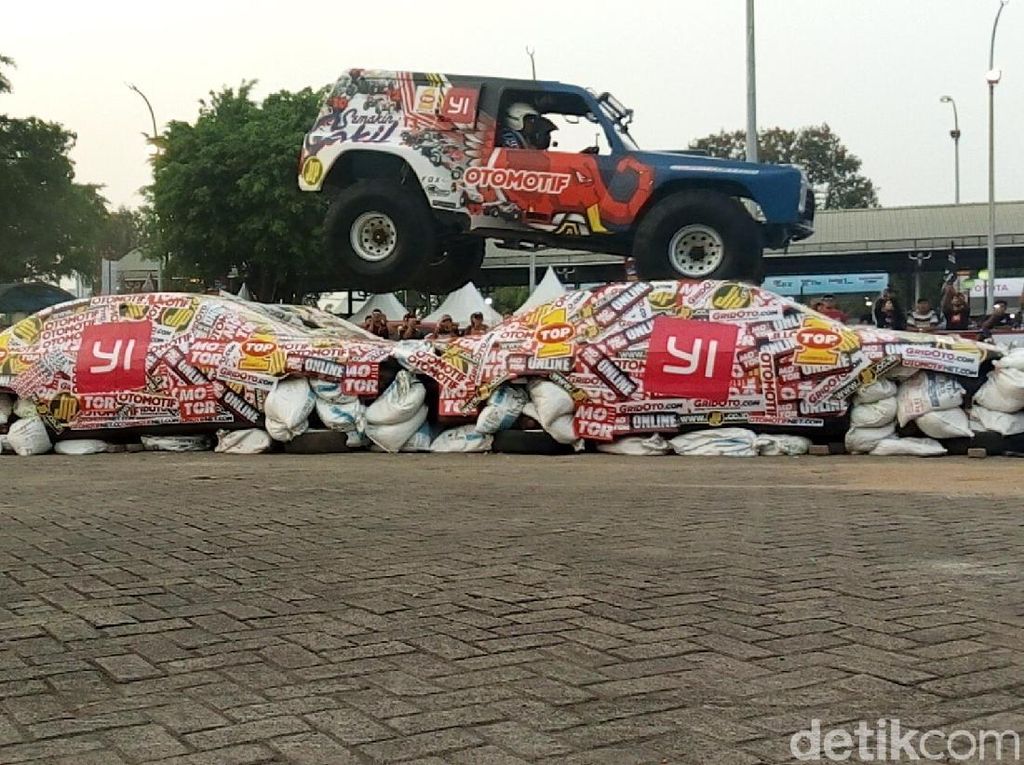Jangan Lewatkan Aksi Mobil Digilas Gajah Monster Pekan Ini Jangan Lewatkan Aksi Mobil Digilas Gajah Monster Pekan Ini
