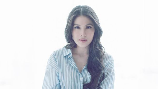 Selain Sophia Latjuba, 10 Artis Juga Bergaya Pakai Kemeja Tanpa Celana