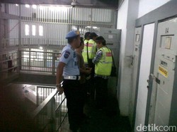 Sipir Loloskan Barang Mewah ke Sukamiskin Pasti Kena Sanksi