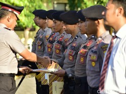 Bongkar Peredaran Kosmetik dan Jamu Ilegal, 8 Polisi Dapat Reward