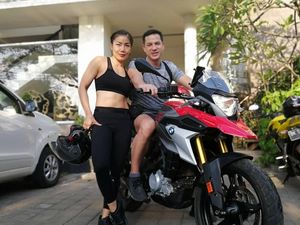 Makin Berumur Istri Ari Wibowo Makin Bugar dan Seksi, Apa Rahasianya?