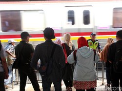 Panduan Keselamatan di Dalam Kereta Commuter, Wajib Tahu!