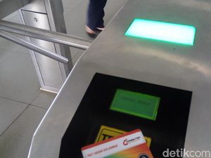 Kartu Elektronik Sudah Bisa, Tiket Kertas KRL Tak Diberlakukan Lagi