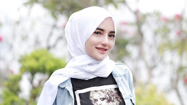 Ini Mantan Pacar Atta Halilintar yang Jadi Kontroversi Karena Lepas Hijab