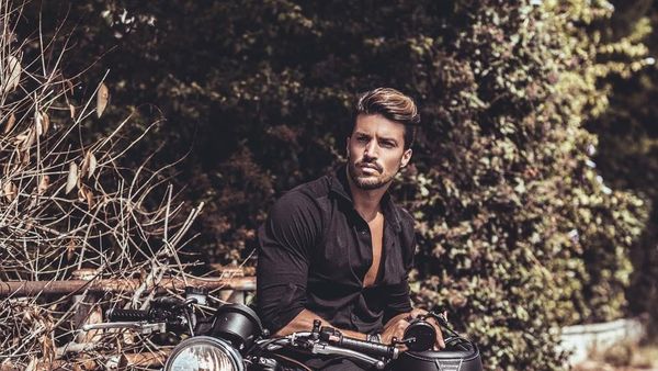 Liburannya Hot Daddy, Mariano Di Vaio