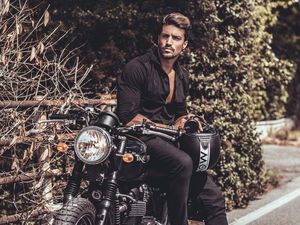 Liburannya Hot Daddy, Mariano Di Vaio