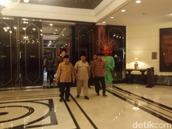 Jokowi Bertemu Ketum Koalisi, Prabowo Datang ke Acara 212