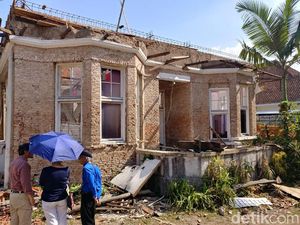 Ridwan Kamil Minta Rumah Kembar Sukarno Dibangun Ulang