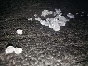 2 Tiang Listrik Tumbang Akibat Hujan Es-Angin Kencang di Madina Sumut