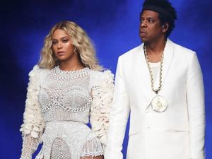 Menikah Lagi, Beyonce Pakai Gaun Pengantin Cantik Seharga Rp 200 Juta Menikah Lagi, Beyonce Pakai Gaun Pengantin Cantik Seharga Rp 200 Juta