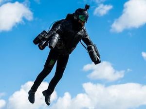 Foto: Aksi Iron Man Sungguhan di London