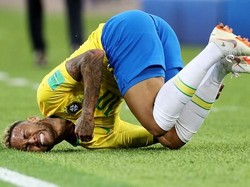 Kejadian yang dituding sekadar akting Neymar di Pertandingan Piala Dunia 2018 dan mencuri perhatian dunia. Neymar dianggap paling banyak diving karena aksi berguling-guling di lapangan. Maddie Meyer/Getty Images.