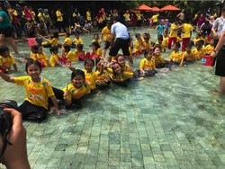 Keseruan Si Kecil Mencoba Banyak Permainan di Zwitsal Kids Karnival