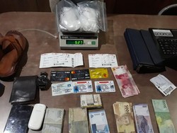 Bawa 1 Kg Sabu dalam Sandal, 2 Orang Ditangkap di Bandara Batam