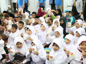 Bunda, Yuk Ajak Si Kecil untuk Berbagi dengan Sesama