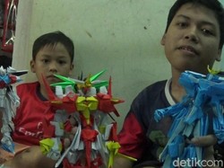 Hebat! Kakak Adik Penderita Lumpuh Bikin Origami Robot Sekeren Ini
