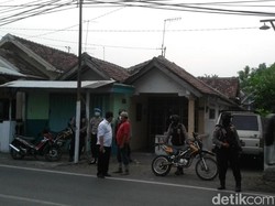 Sejumlah Orang Diamankan Densus di Pasuruan, Diduga Perampok Bank