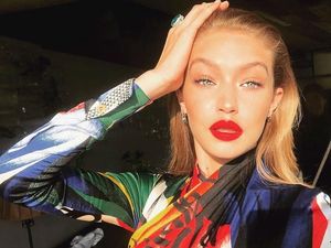 Tren Pose Selfie Sakit Kepala Bikin Netizen Marah, Ini Sebabnya