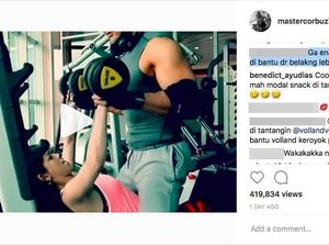 Deddy Corbuzier Bantu Pacar Nge-gym, Posisinya Bikin Salfok Deddy Corbuzier Bantu Pacar Nge-gym, Posisinya Bikin Salfok