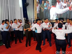 Saat Panglima TNI Nyanyi dan Joget di Acara Joy Sailing