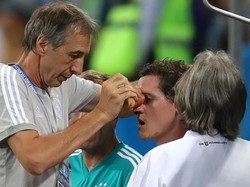 Pertandingan berdarah tak terhindarkan dalam laga pertandingan Jerman melawan Swedia di fase grup Piala Dunia 2018. Pemain Jerman Sebastian Rudy harus mendapat perawatan usai cedera dalam upayanya membantu Des Panzer mengalahkan Swedia dalam fase grup di Piala Dunia 2018. Alexander Hassenstein/Getty Images.