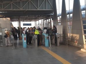 Pakai Tiket Kertas, Stasiun Cilebut dan Bojonggede Padat