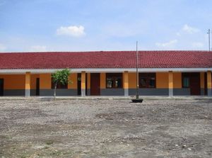 61 Sekolah di Indonesia Dapat Bantuan Renovasi Gedung