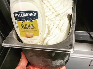 Es Krim Mayonnaise Jadi Tren Dessert Terbaru yang Kontroversial