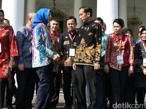 Jokowi Kumpulkan Wali Kota se-Indonesia di Istana Bogor Jokowi Kumpulkan Wali Kota se-Indonesia di Istana Bogor