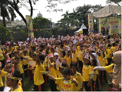 Hari Anak Nasional, Zwitsal Ajak Bunda dan Si Kecil Main di Luar