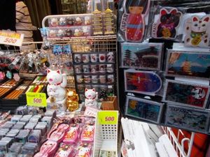 Berburu Oleh-oleh Murah Meriah di Jepang