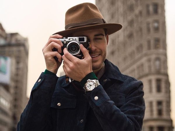 Gaya Liburan Blogger Tampan, Adam Gallagher