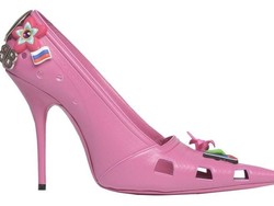 Balenciaga Rilis High Heels Terinspirasi Sepatu Crocs