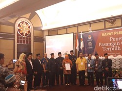 Sah! KPU Tetapkan Khofifah-Emil Gubernur Jatim