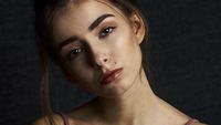Kepincut Model Cantik yang Punya Rekor Dunia Paling Banyak Disuka di Tinder