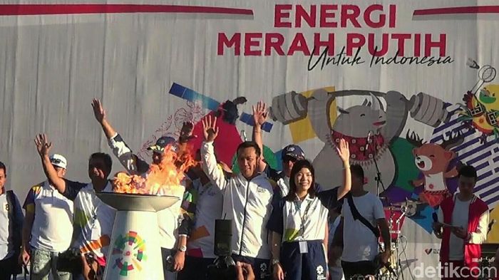 Bawa Obor Asian Games Ke Gwk, Menpora Minta Doa Dan Donasi Untuk Para Atlet