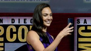 Gal Gadot Tebar Pesona di Comic-Con saat Promosikan Wonder Woman 1984