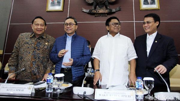 Zulkifli Hasan Pimpin Rapat Bahas Pidato Kenegaraan