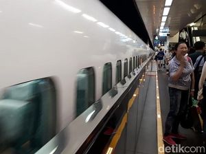 Wuuss.. Menjajal Kereta Cepat Taiwan Ngebut 300 Km/Jam